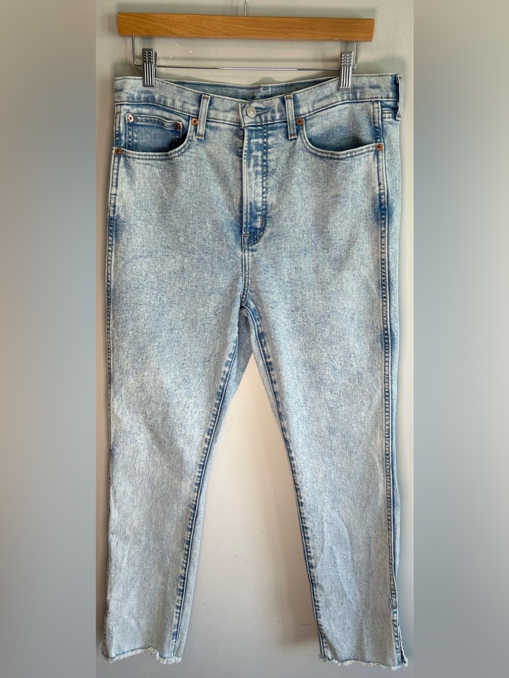 Gap Vintage Slim High Rise Jeans Women’s 31/12 Regular Light Acid Wash Split Hem